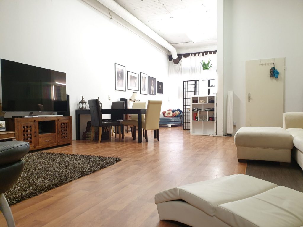 Fotostudio Hamburg City Nord: 140 m² Atelier mit Profoto-Licht – René Lüdke